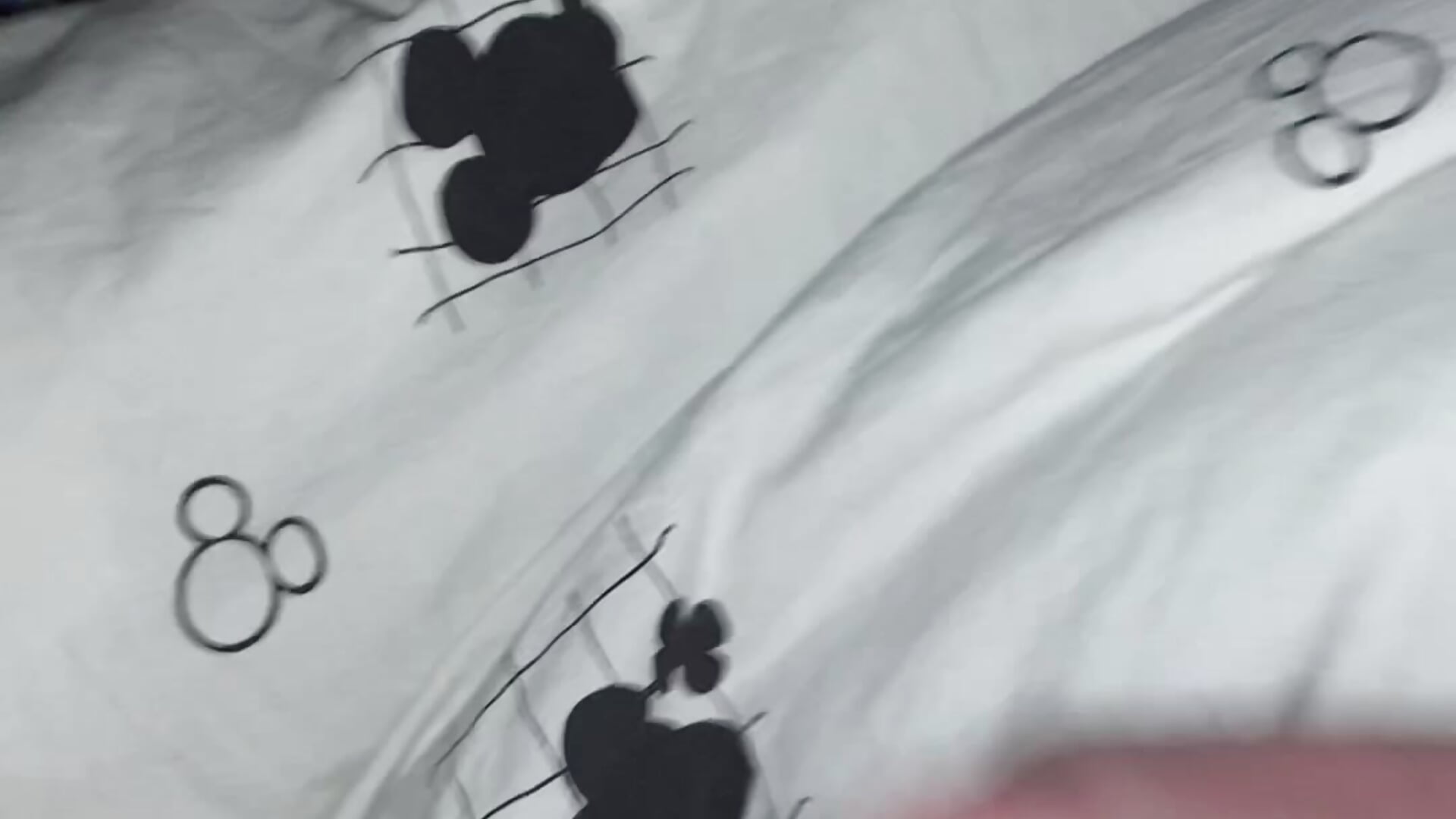 Daddys fast cumshot in bed - video by fetter_Daddy_Berlin cam model