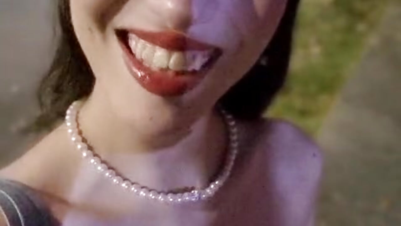 A little walk - video by Emily-hottson cam model