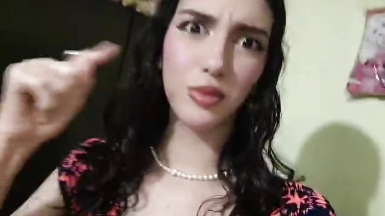 Sing with me 🍓 - video by Emily-hottson cam model