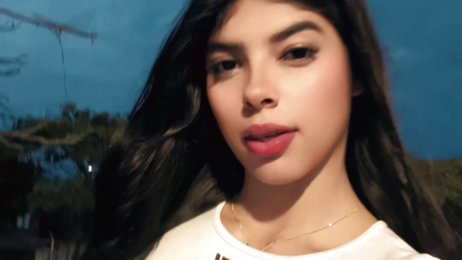 my beautiful face😍－カメラキャストのAmbersfoxxの動画
