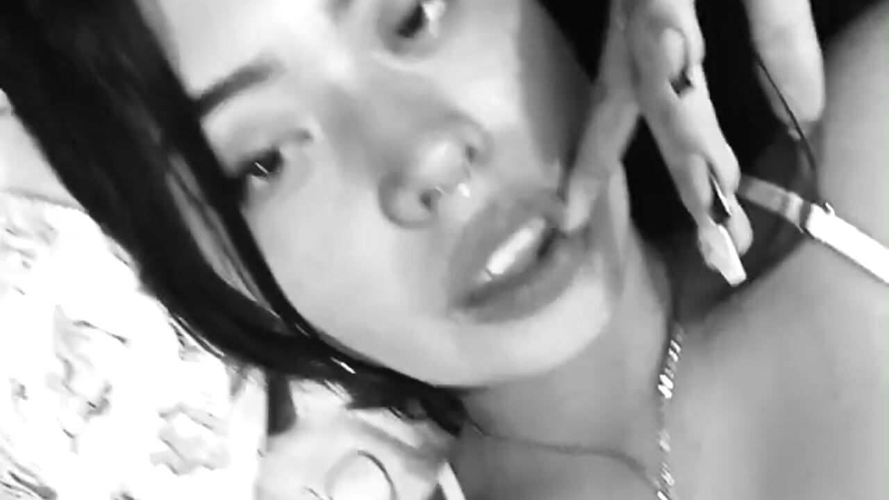 Hello Love – video od webkamerové modelky Emily_Cat18