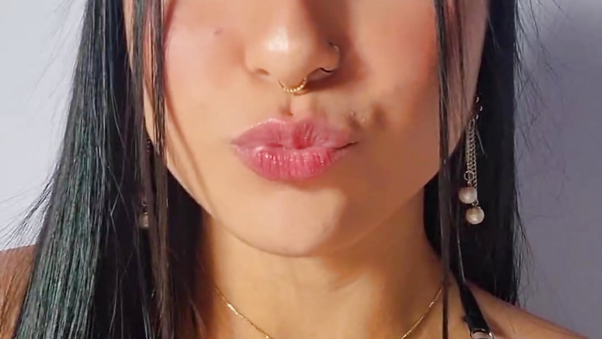 A kiss for you❤️ - video by victoria_carpher cam model