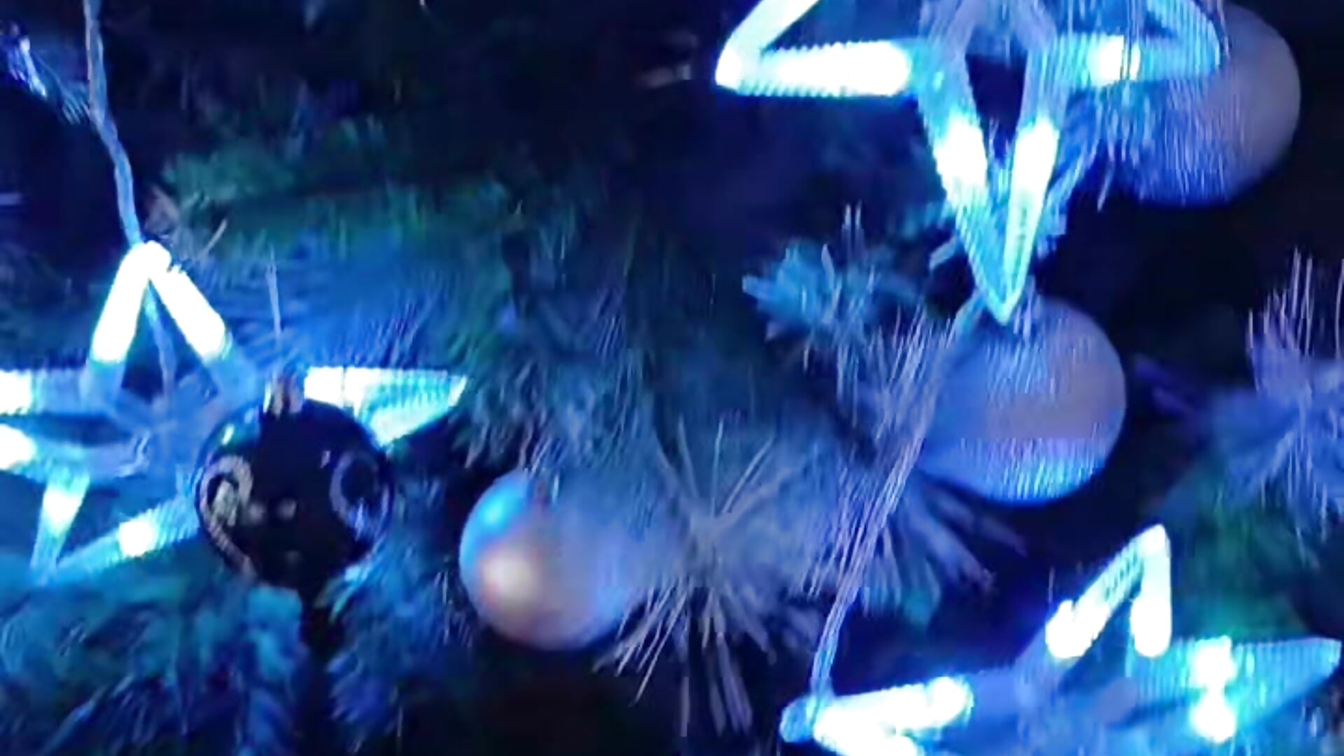 Joyeux Noël 🎅 🌲 - Vídeo de Mikaaa97, modelo de vídeos