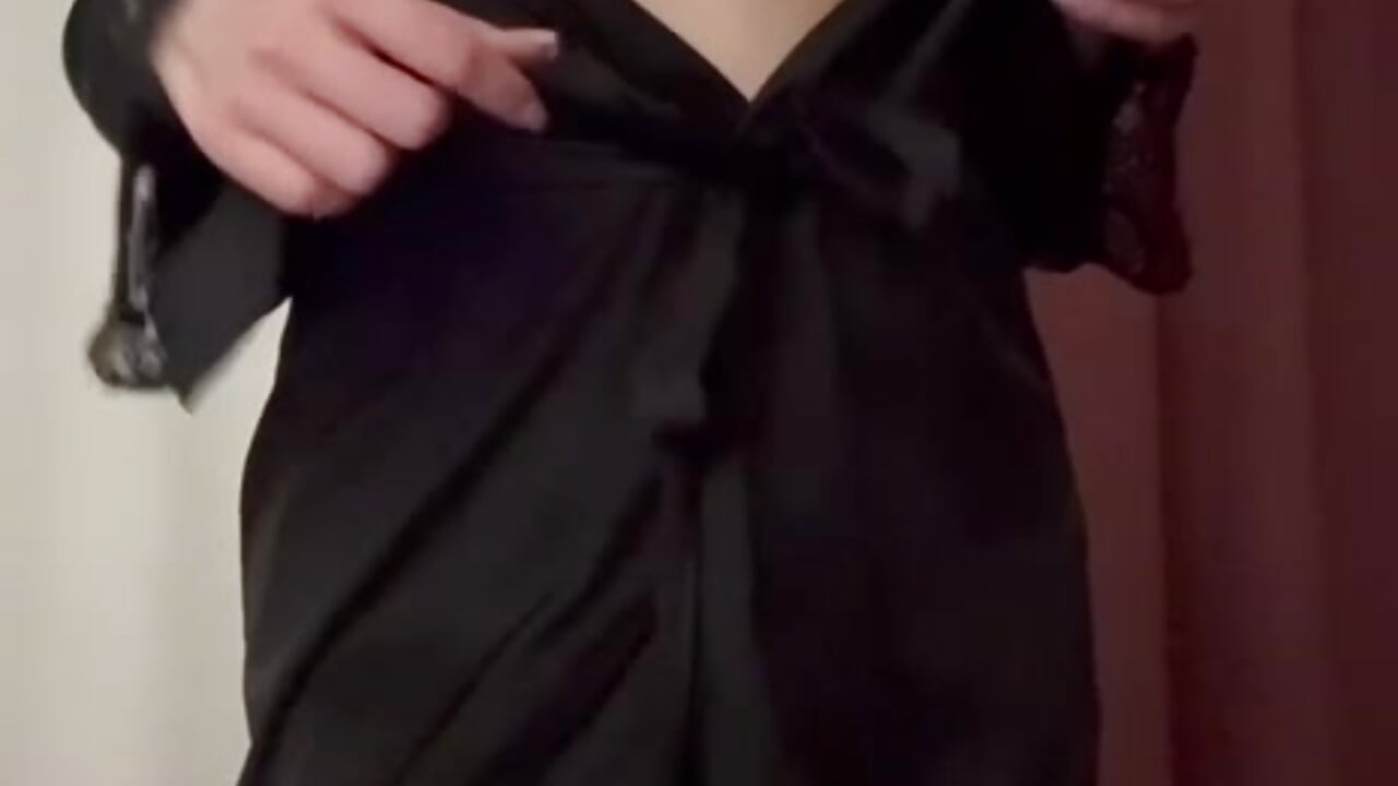 Hot stuff - video di MissOyee modella di cam