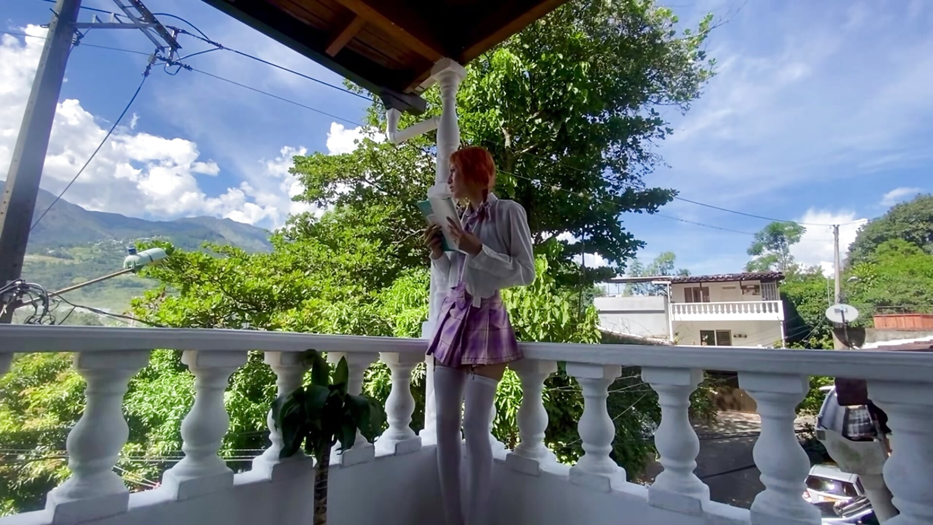 ✨Taking advantage of the fact that my neighbors don't see me to paint a little on the balcony 🫣✨ - video by Nymphel1Moth cam model