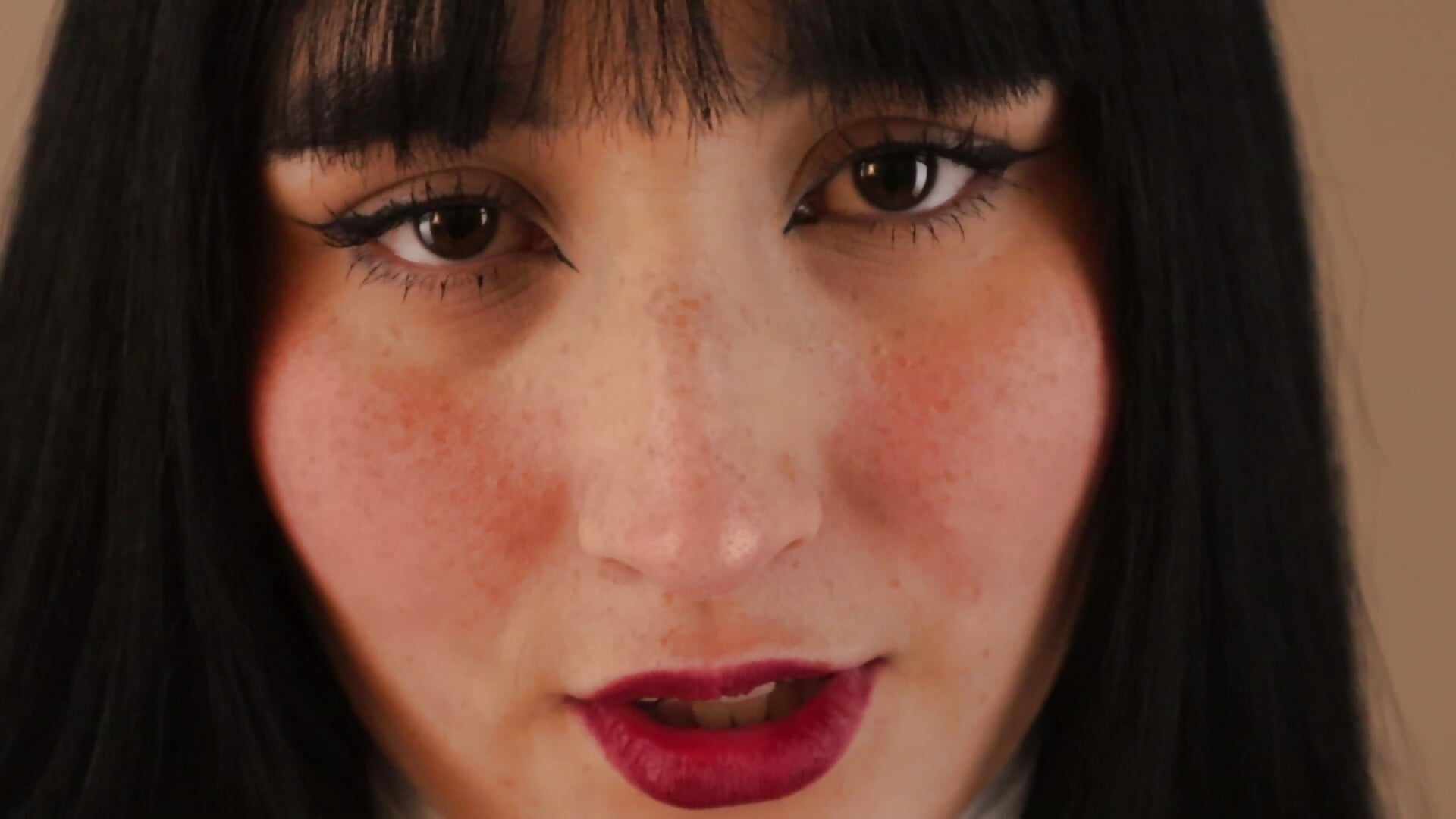 know me ❤️ - video by Daphnee-x cam model