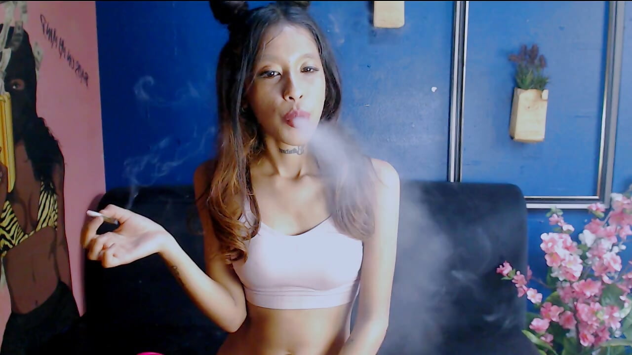 smoke ah joint wid me & get stoned🔥