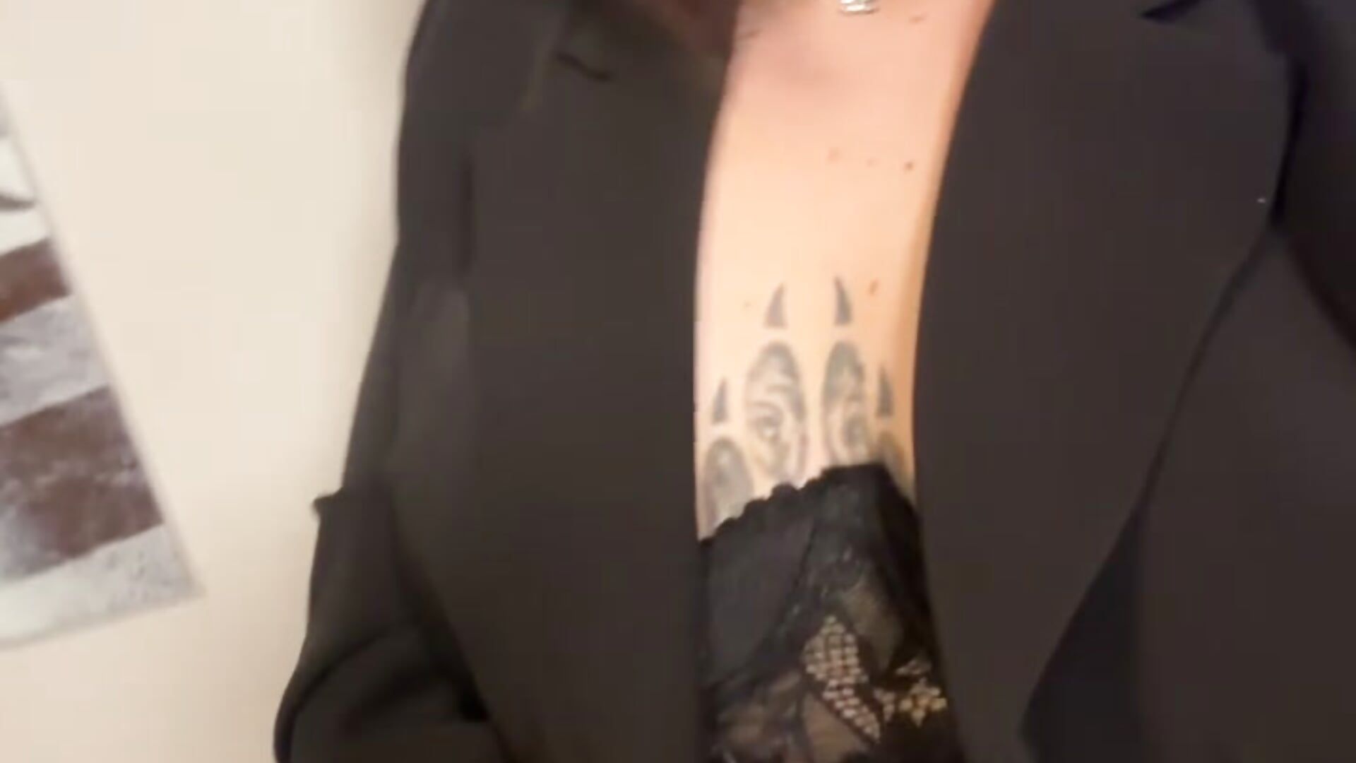 F5D29F8A-B952-4F99-B4B9-074D0AE4D869 - video của người mẫu cam Kristyoff