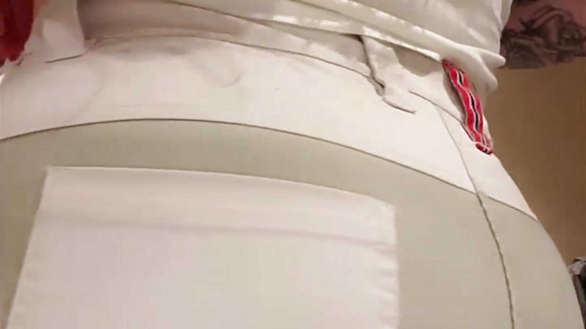Sneakpeak – video modela na kameri Kristyoff