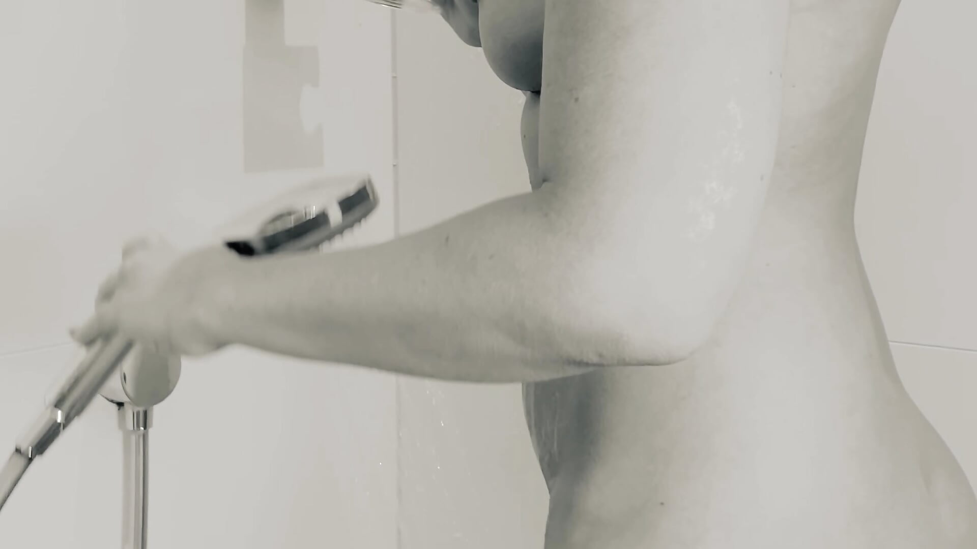 Ich liebe Sekt unter der Dusche - 視頻由 NikitaSky 主播提供