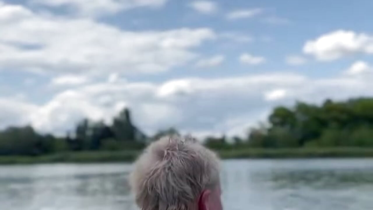 Pioupiou dans l’eau - video by captaine_pioupiou cam model