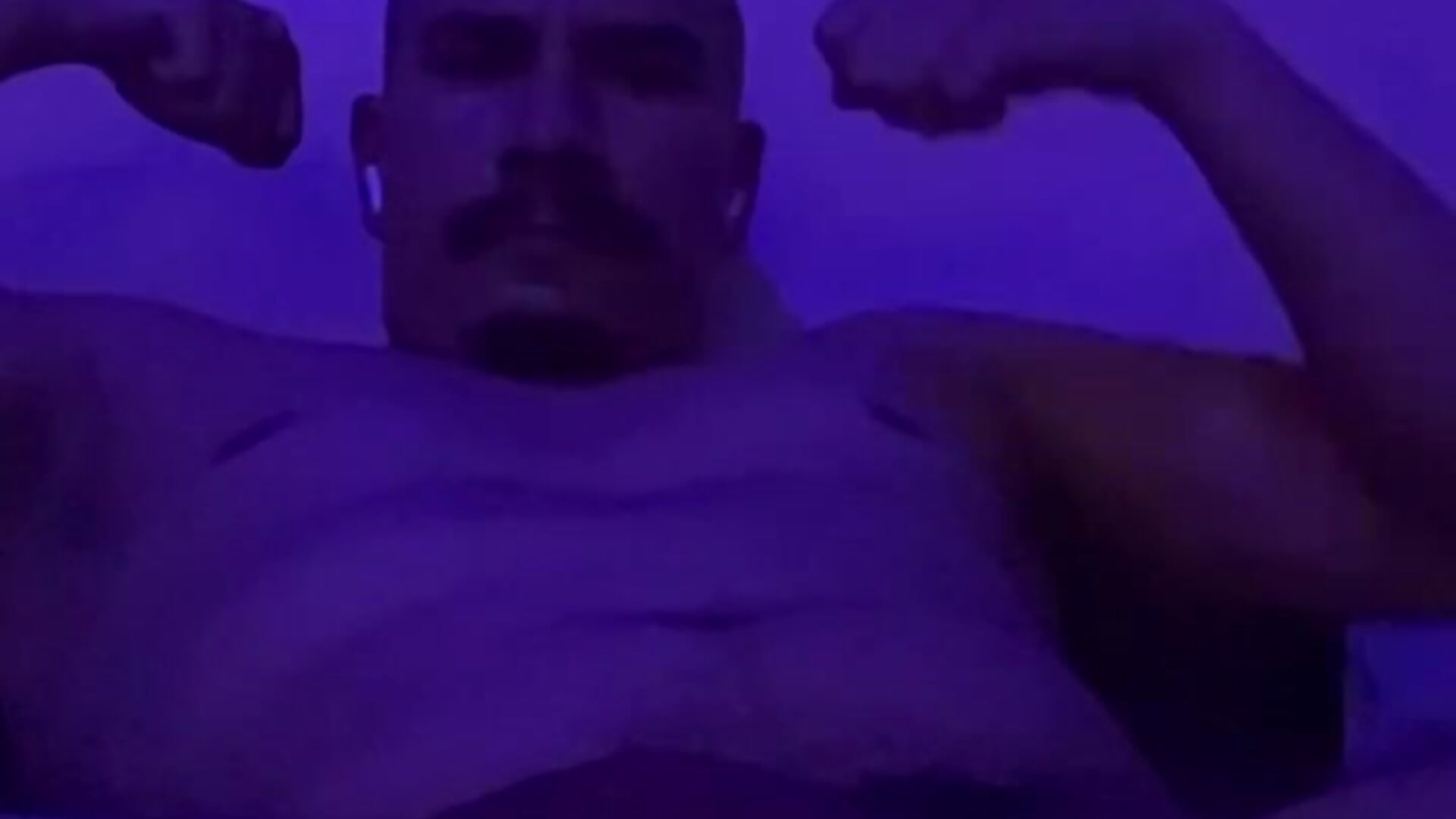 Sexy Naked Flex - ক্যাম মডেল Bryew-এর ভিডিও