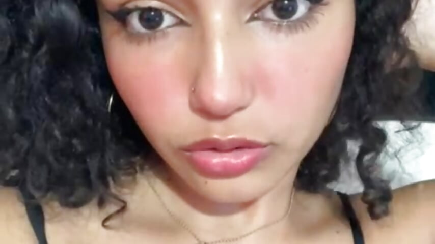 WhatsApp Video 2025-10-19 at 6,35,00 AM (1) - video by AliciaBlack01 cam model