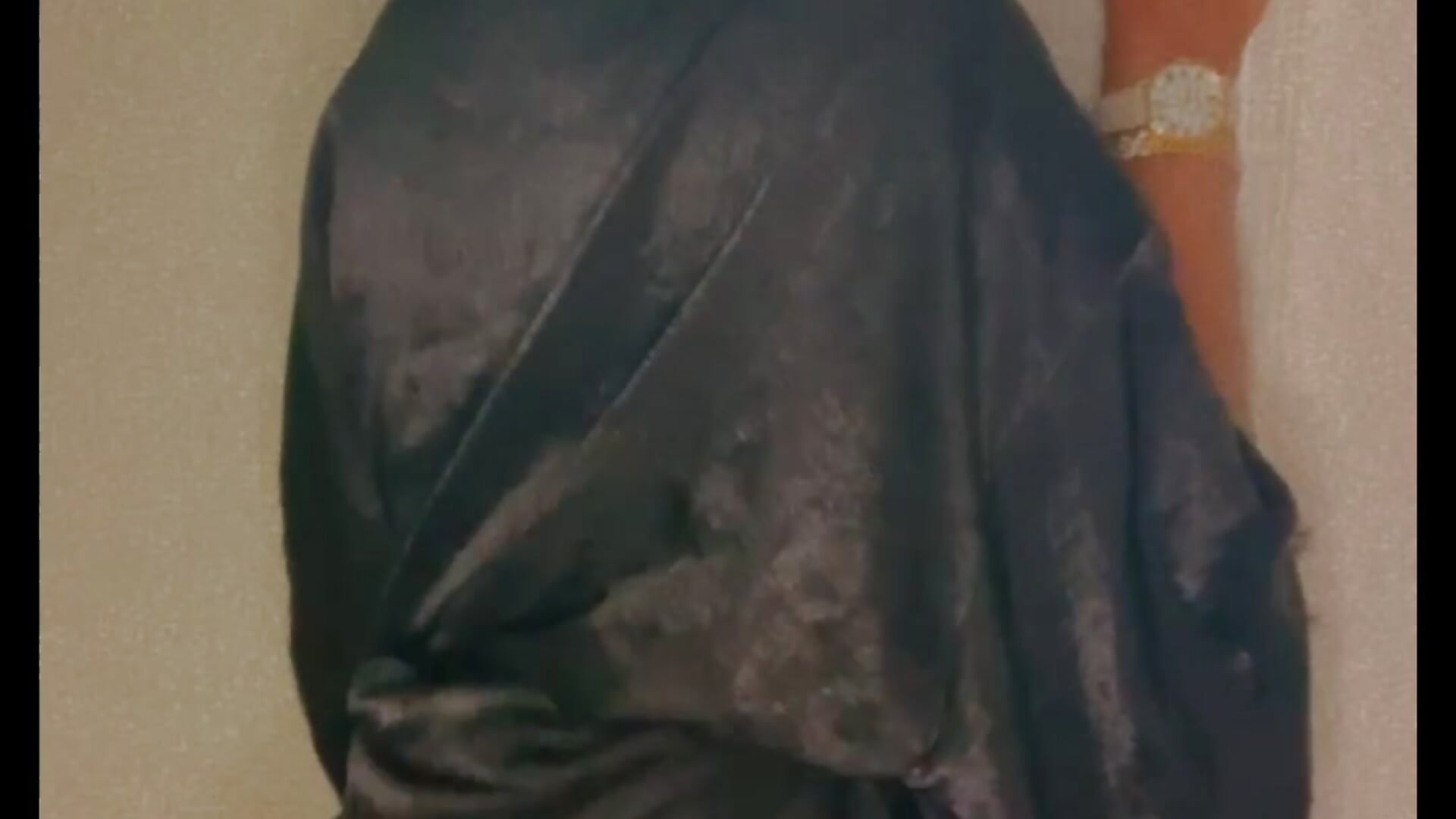 Twerk Tease - video by foreigntitts_ cam model