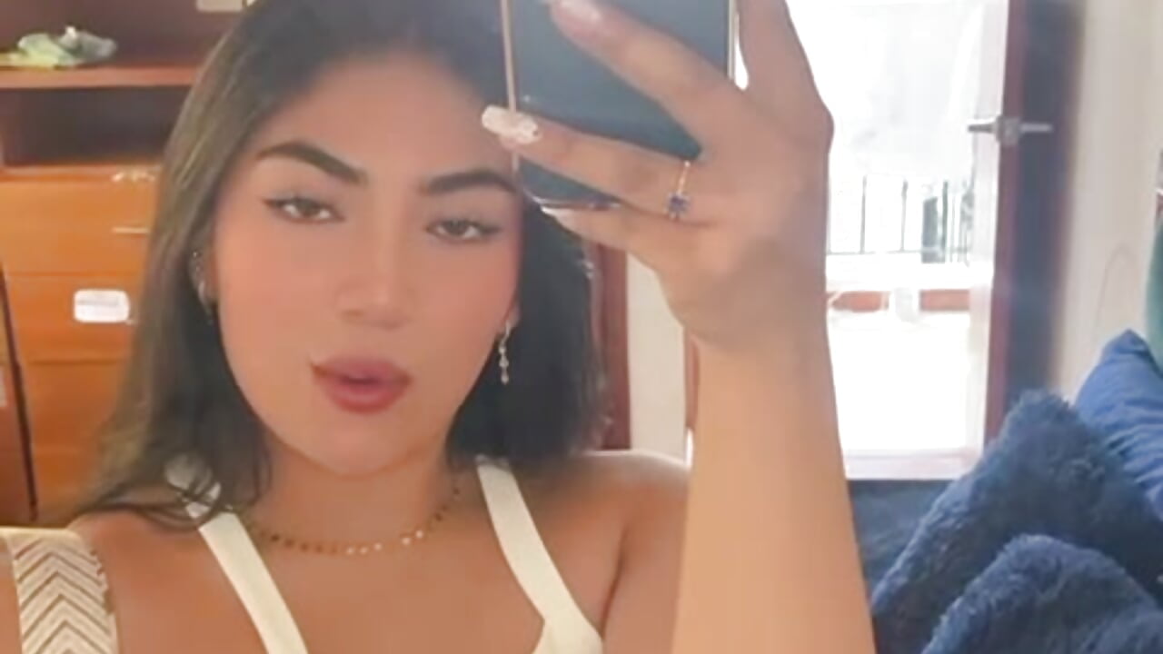 hiii - video by Violettabloom_ cam model