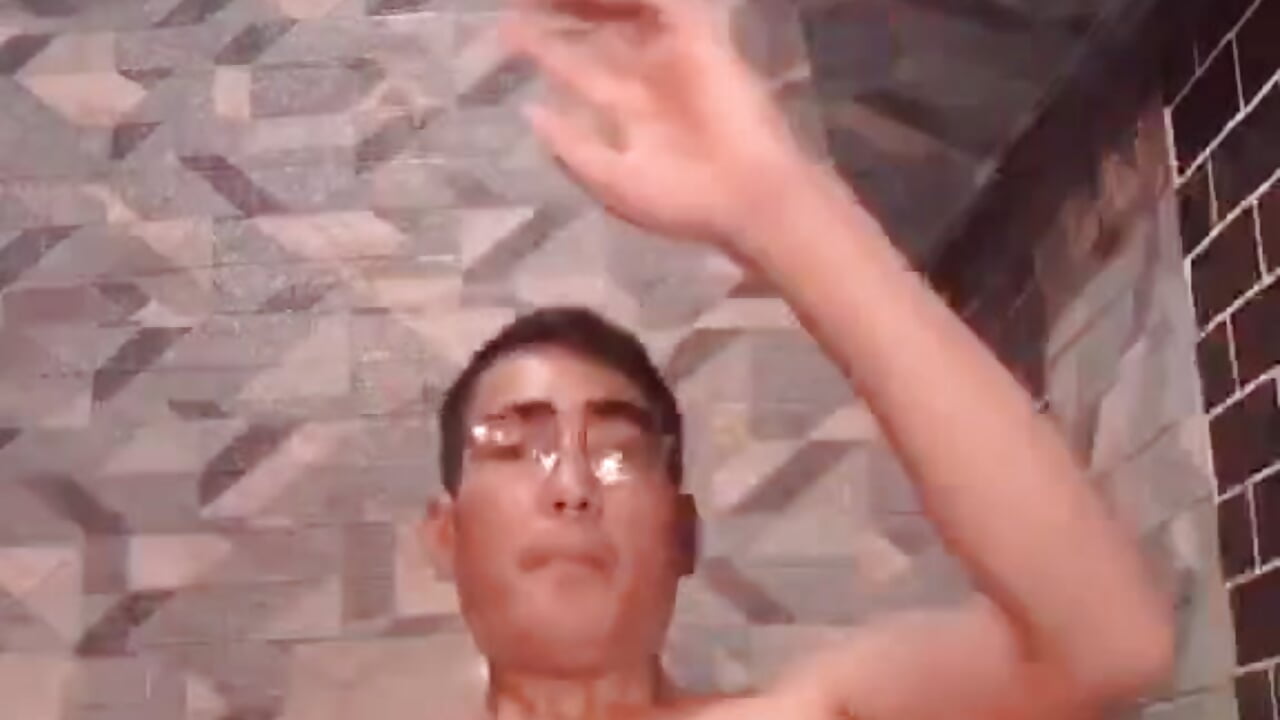 543903127_24440103122351066_4816290114867243394_n - video của người mẫu cam Heaven_steven