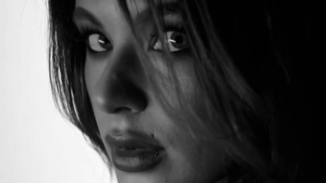 me - video oleh model kamera Melquor