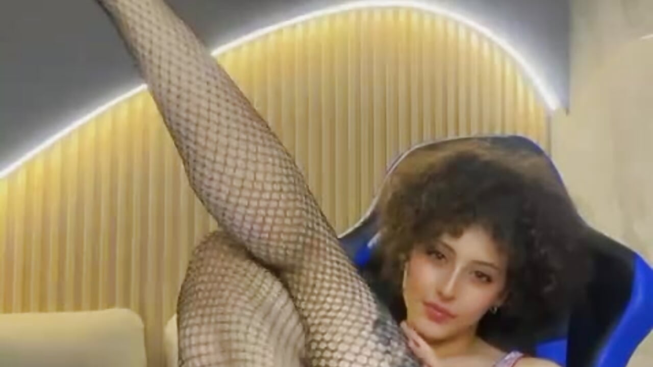 Dance Legs sensual ♥ - video by isa_r cam model