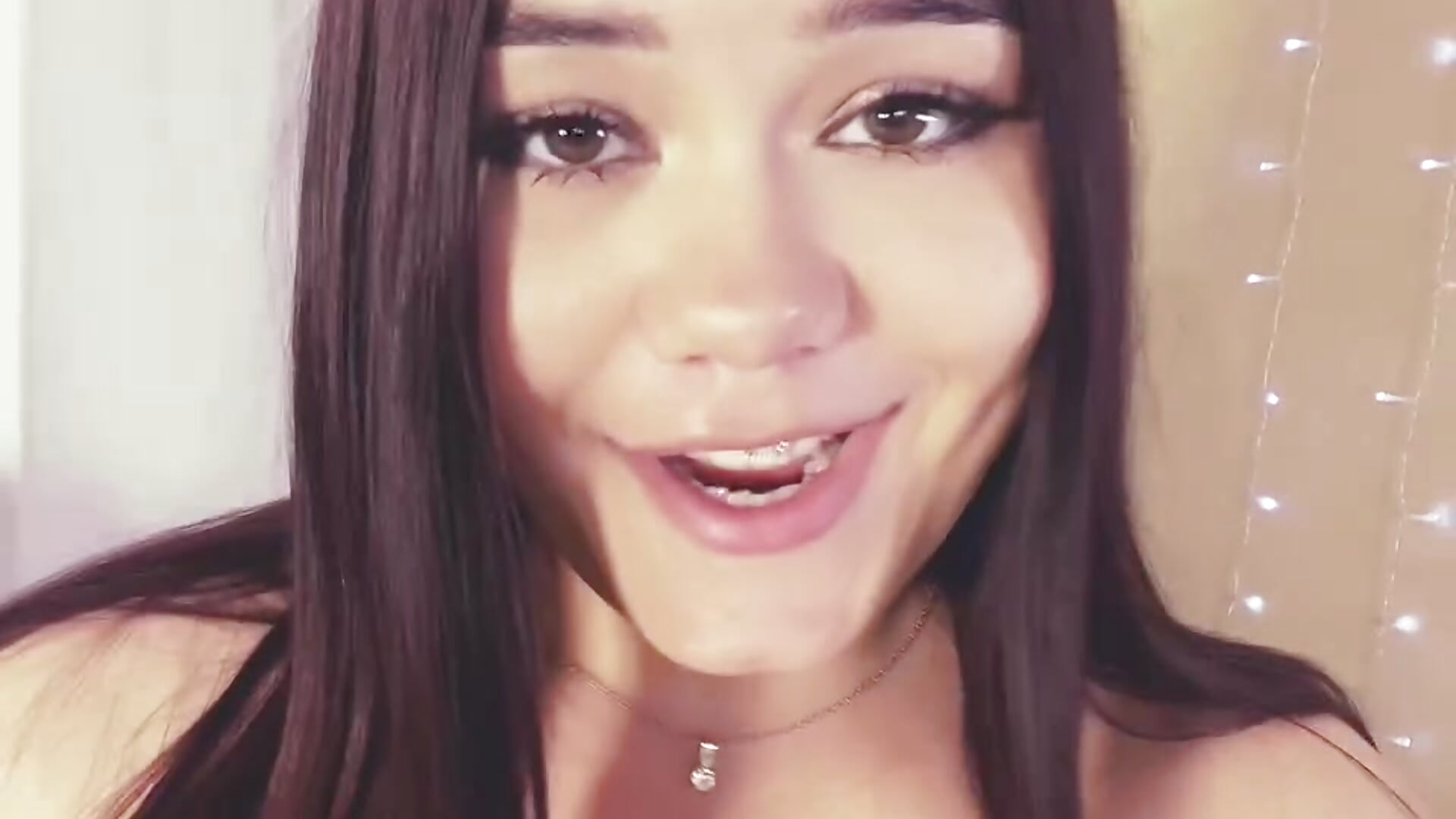 ♥llipsync♥ - video by Wow_Monika cam model