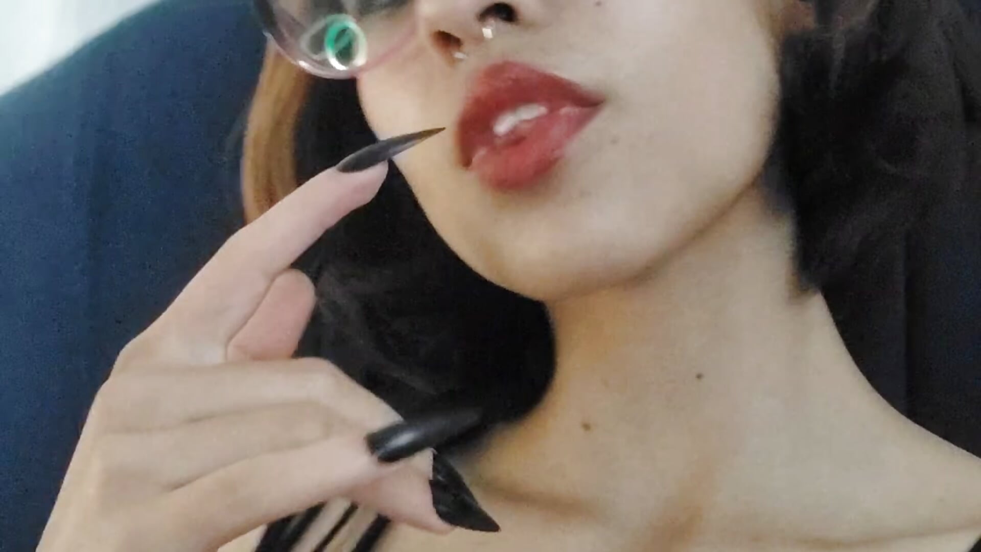 Come here...look at this - video by Cami_Vargas cam model