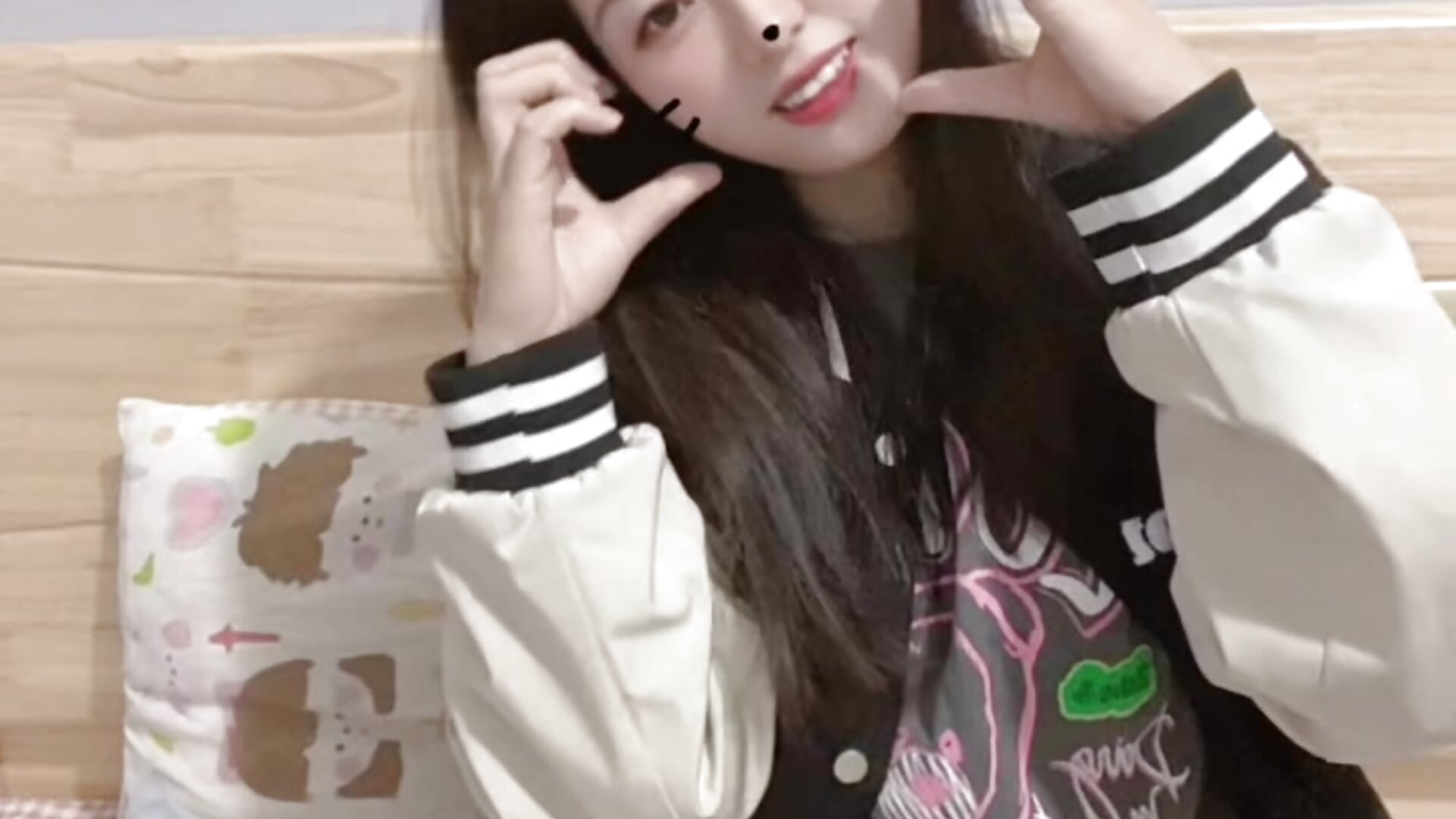 mmexport1760796377938.mp4 - vídeo de la modelo de cam wxj1019