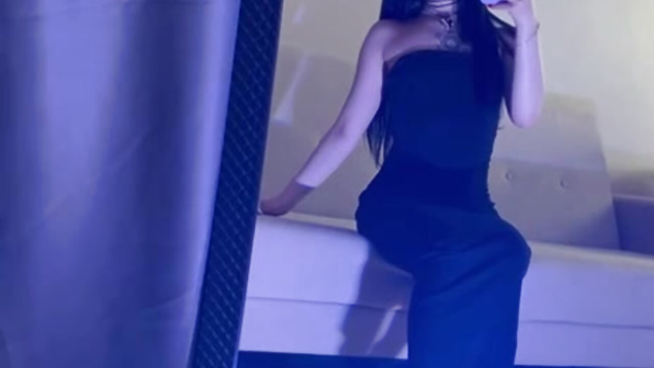 Its me - video di B_Monica_ modella di cam