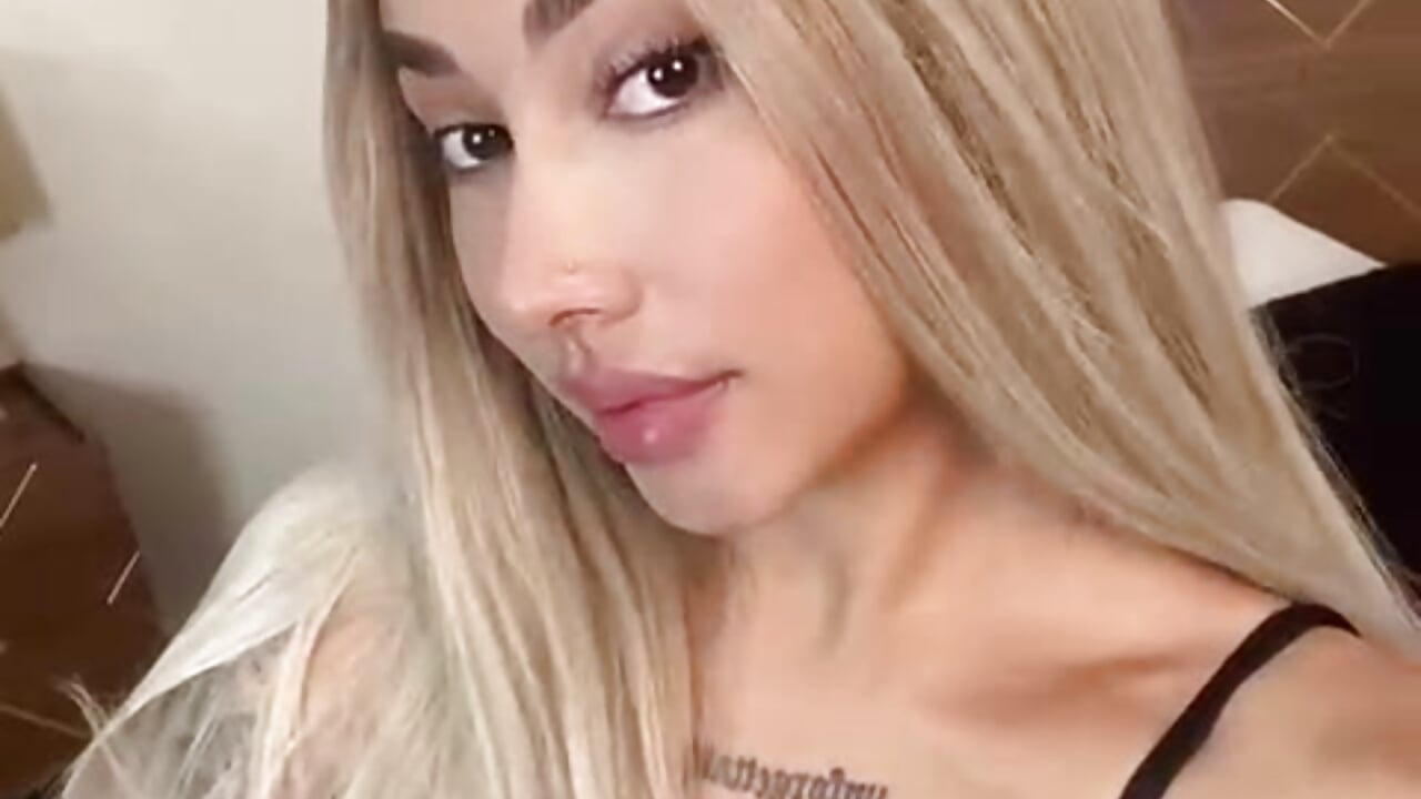 Happy morning🤍 - video by SofiaClarkson cam model