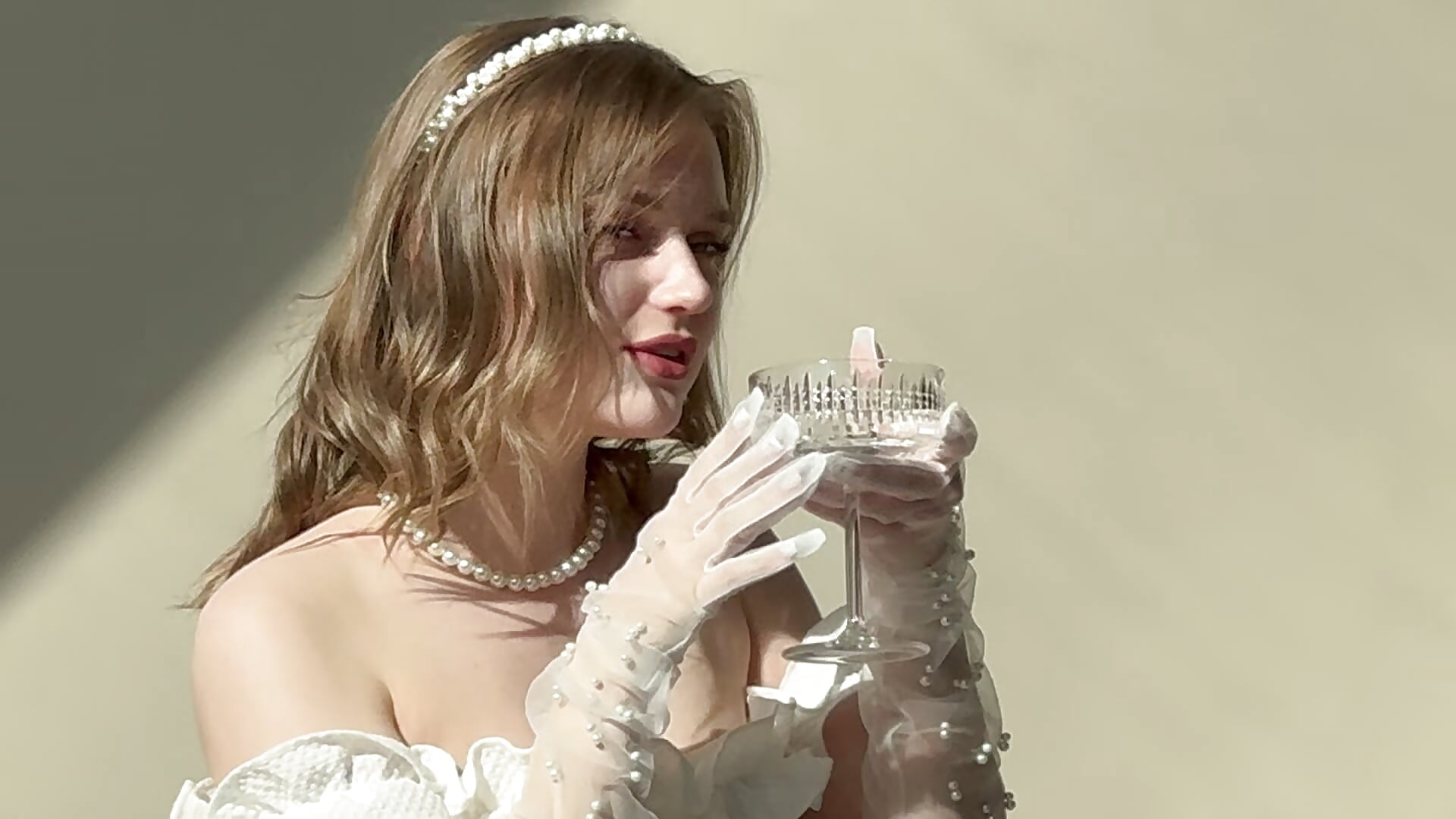 moment - video by Miss_Diamond_Maria cam model