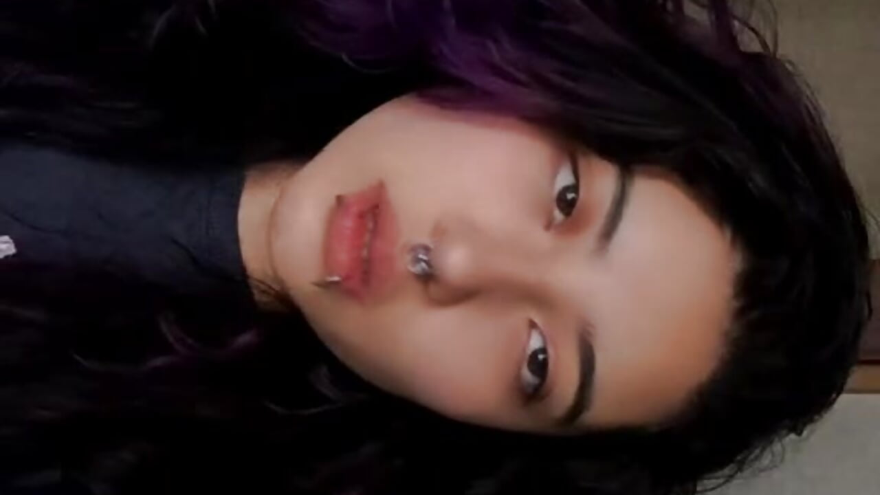 Sabri 💜🐞 - vidéo du modèle de showcams SabrinaV_