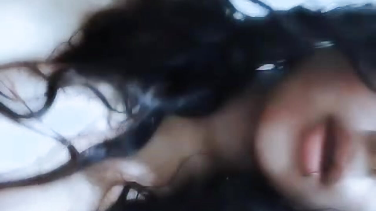 Touch me 🥵－カメラキャストのSabrinaV_の動画