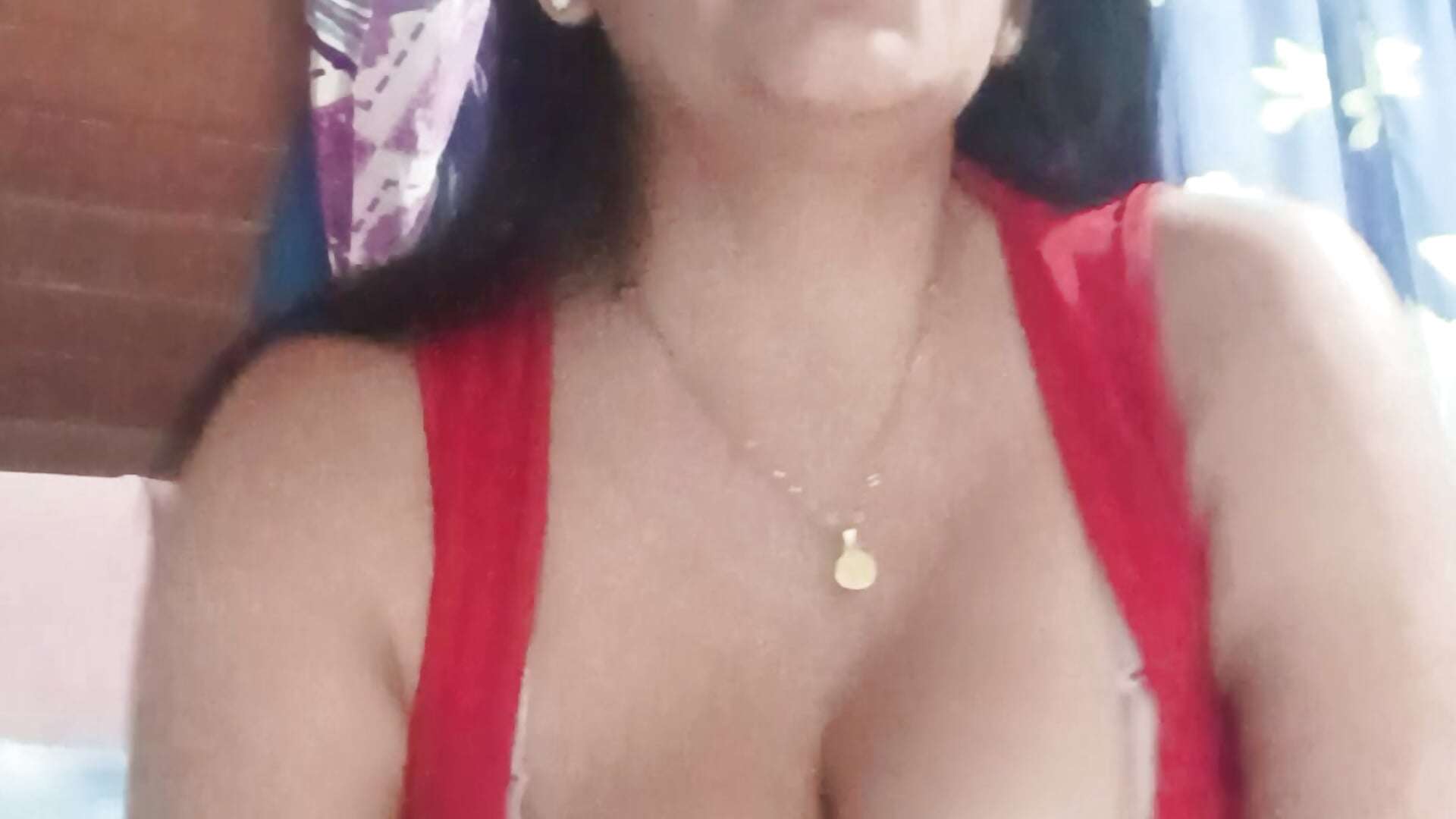 1000147562 - video di Hugueboobs_chantall_ modella di cam