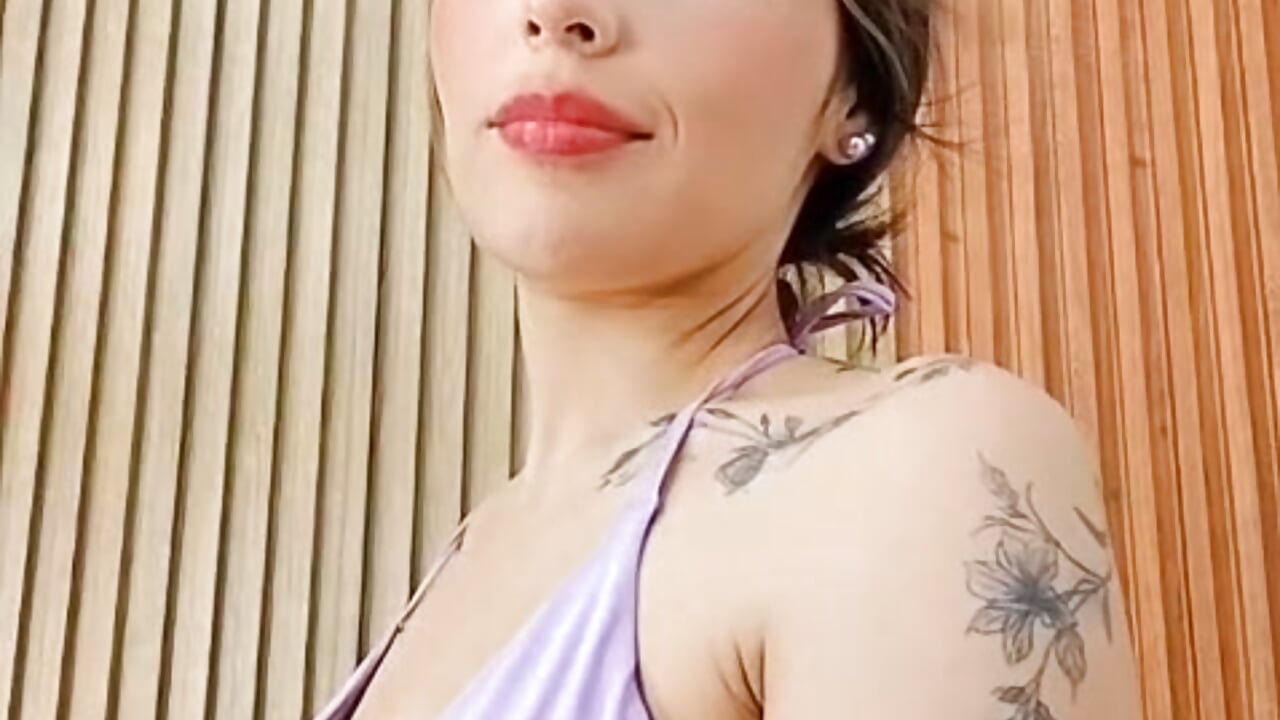 🥰 - video by charlotte_rousee cam model