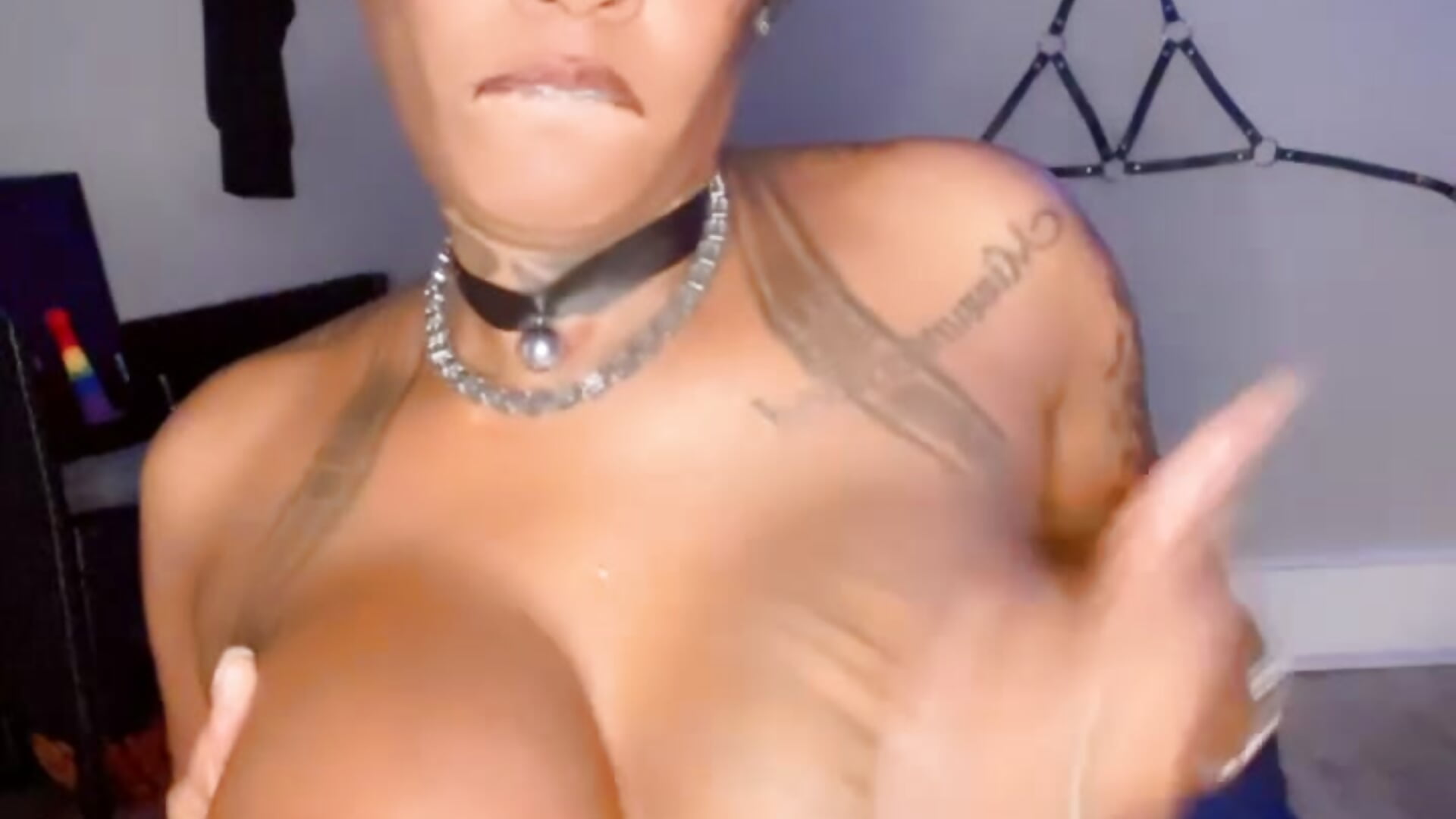 🥵BAD KITTY GETS TITTIES SPANK 🤤