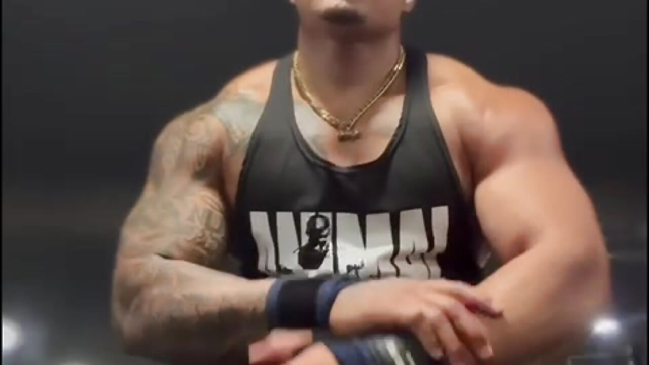 flex  show - video by chrizmacgregor cam model