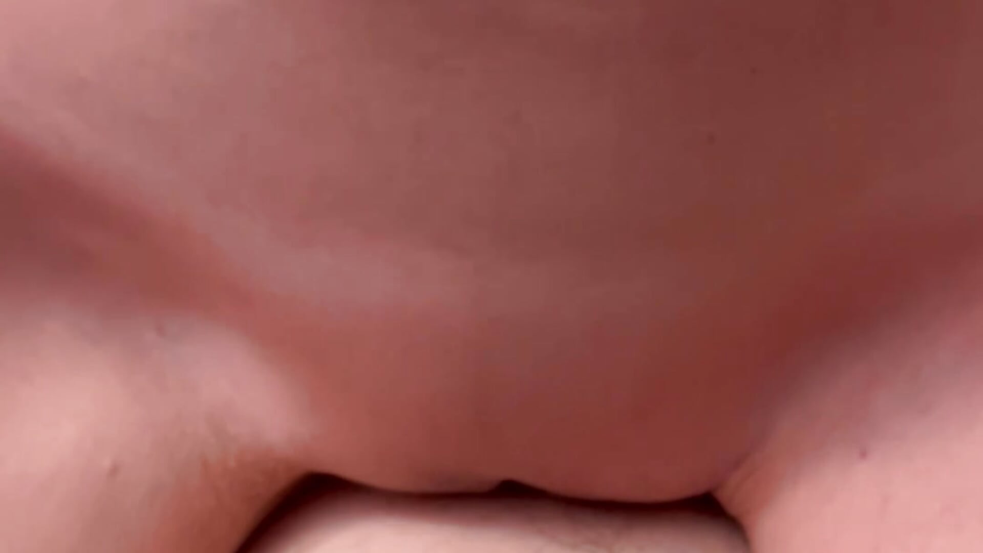 Hungry pussy – video af Jenny-Raven cam-model