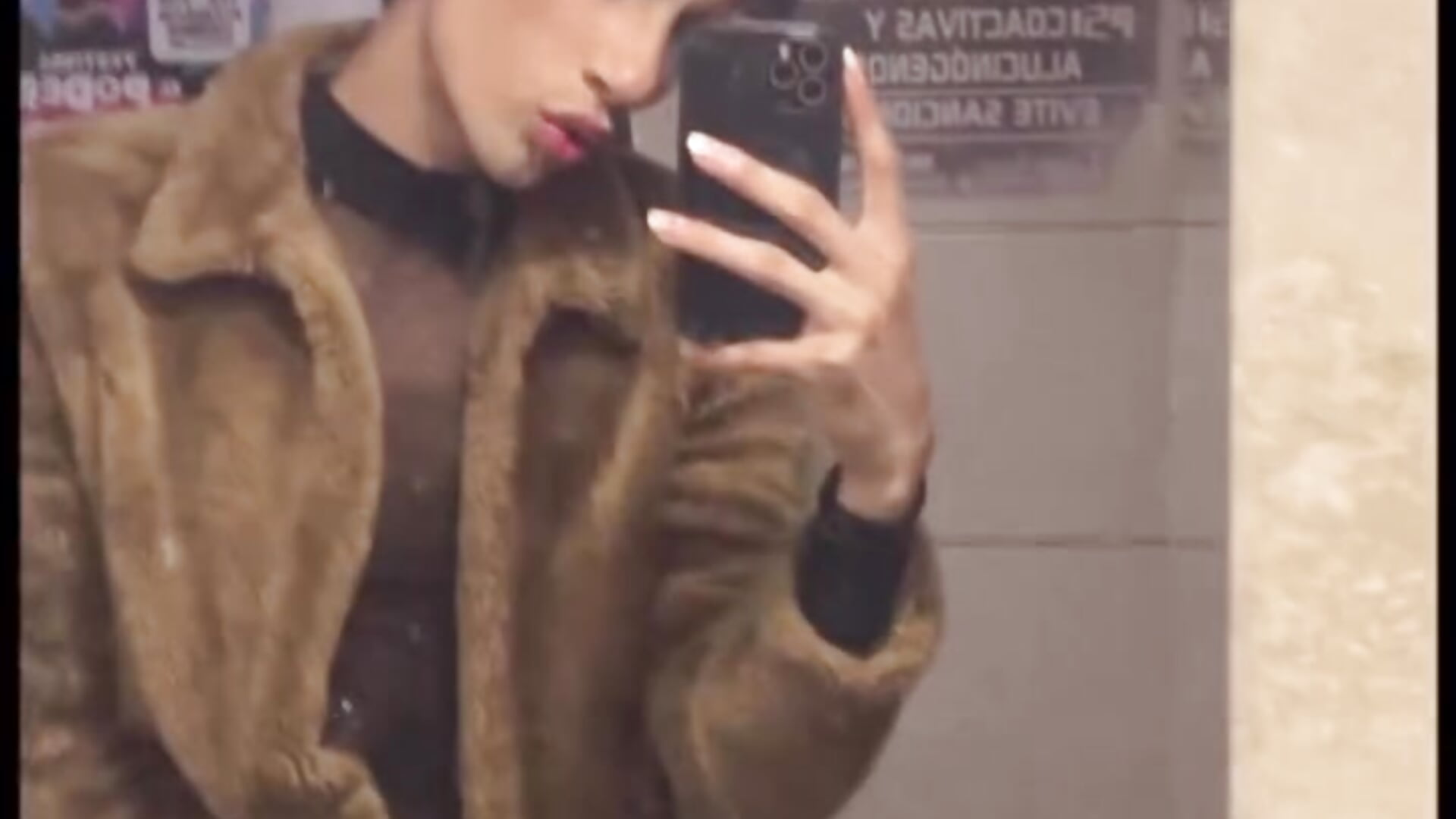 😶‍🌫️ - clip cu Erick_Velveth model videochat