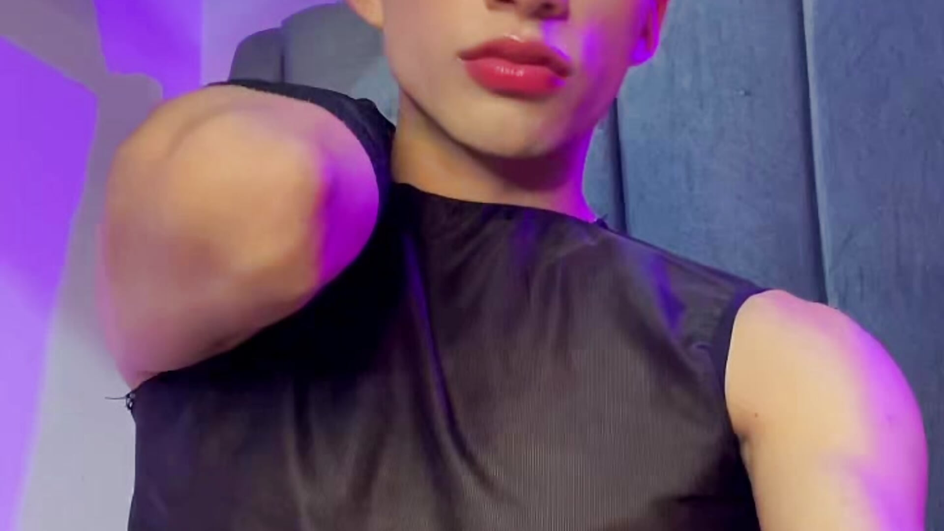 Vídeo em tendência de modelo na câmara Erick_Velveth 7499