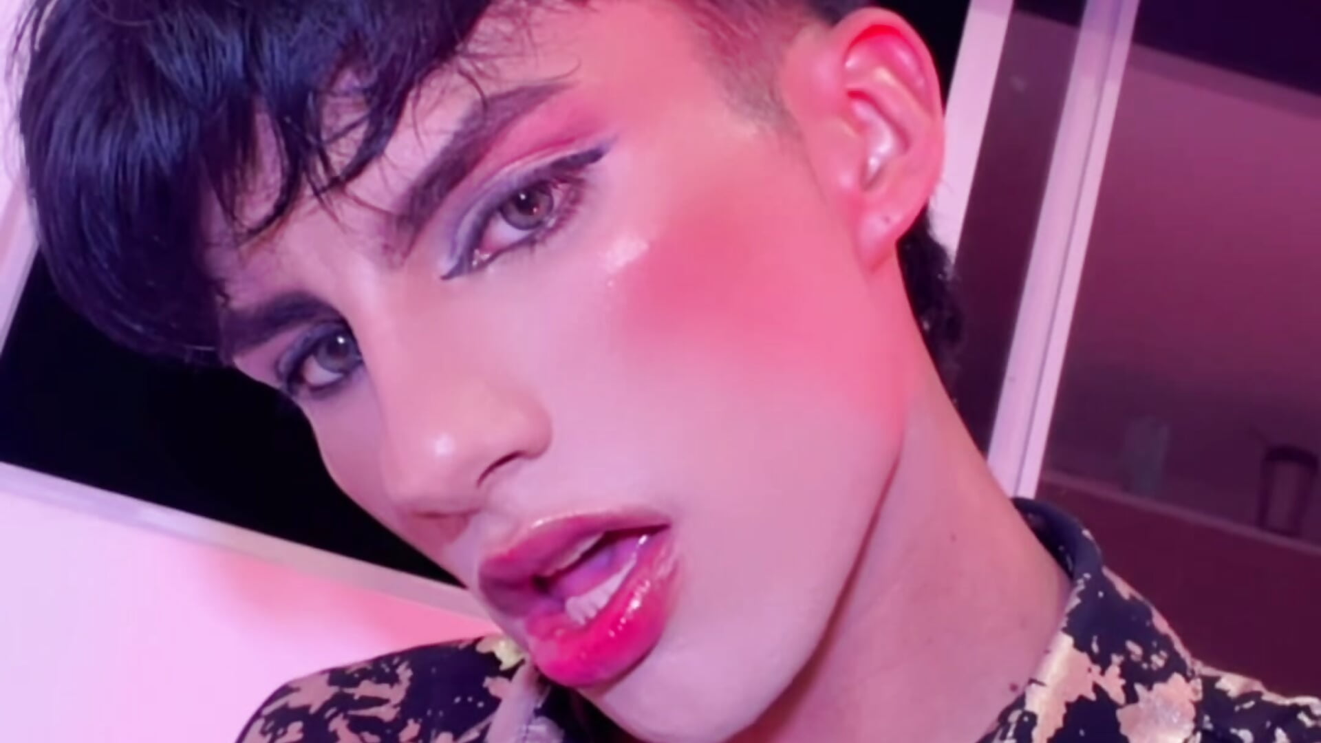 Dark desire– Erick_Velveth kameramodell videója