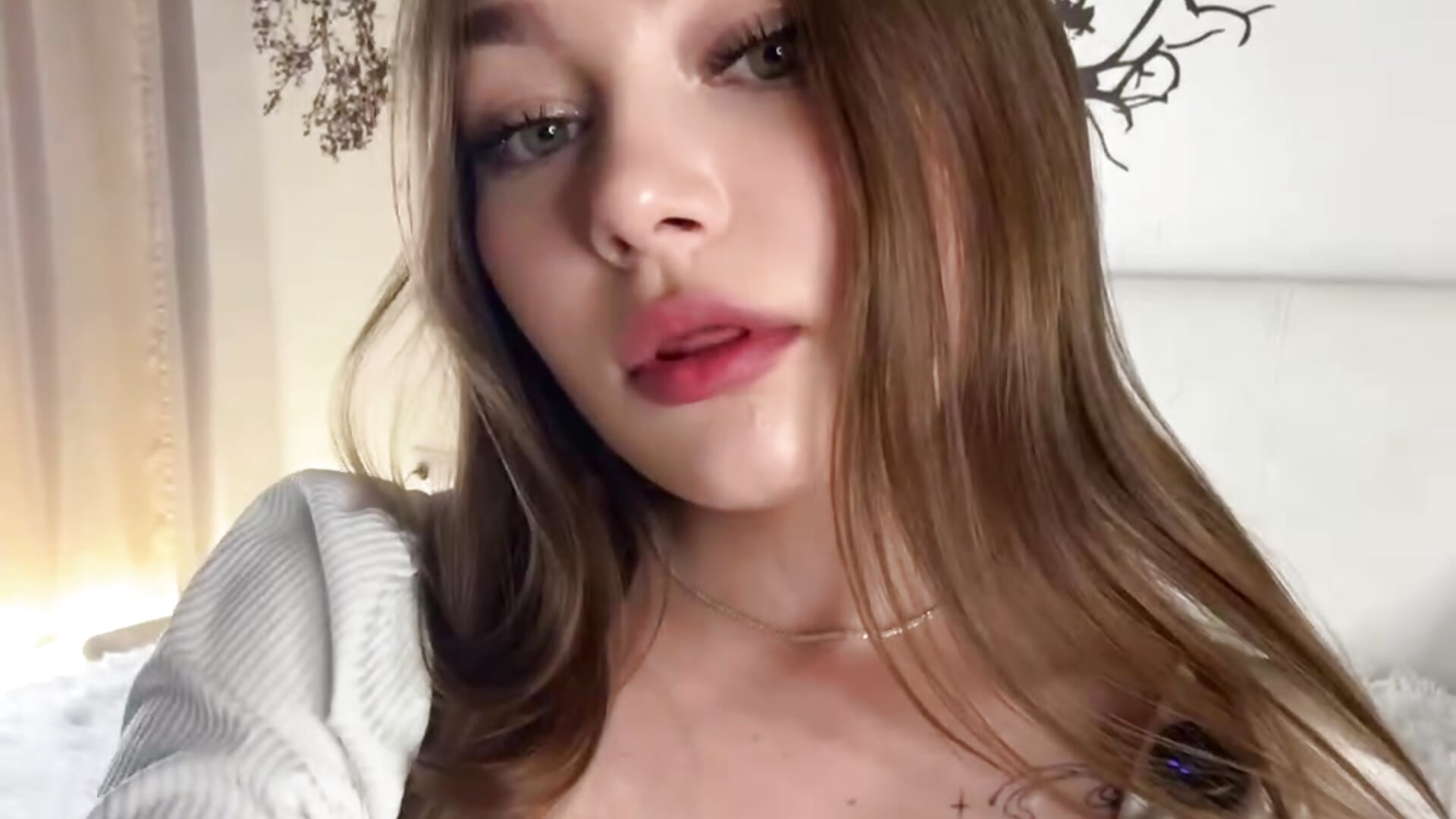 Hey hey - video by AlizaFoston cam model