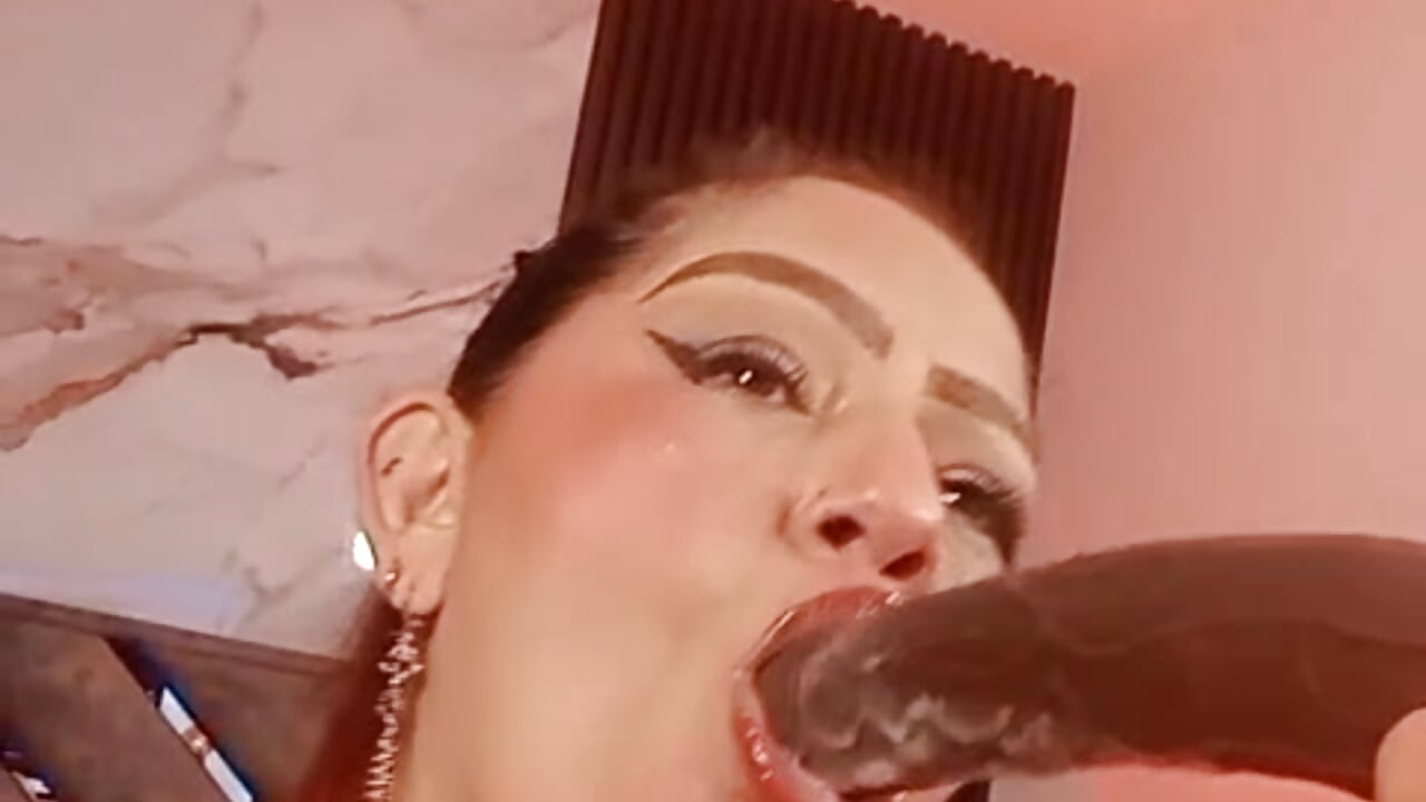 Slow tongue - Aliyahsstone 캠 모델의 동영상