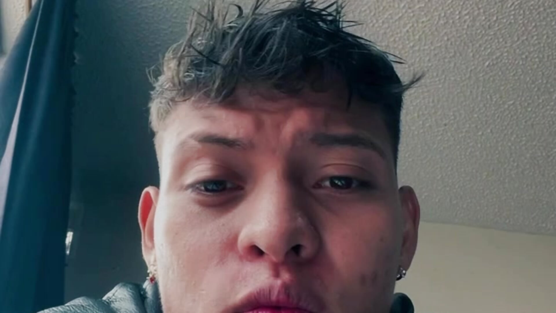 bb4a92d9ec404bb0aee0102693dd9ce6 - video by evan_greey cam model