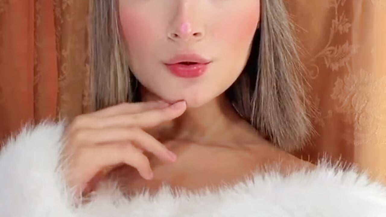 Besitos - video của người mẫu cam LuisaJonnes_