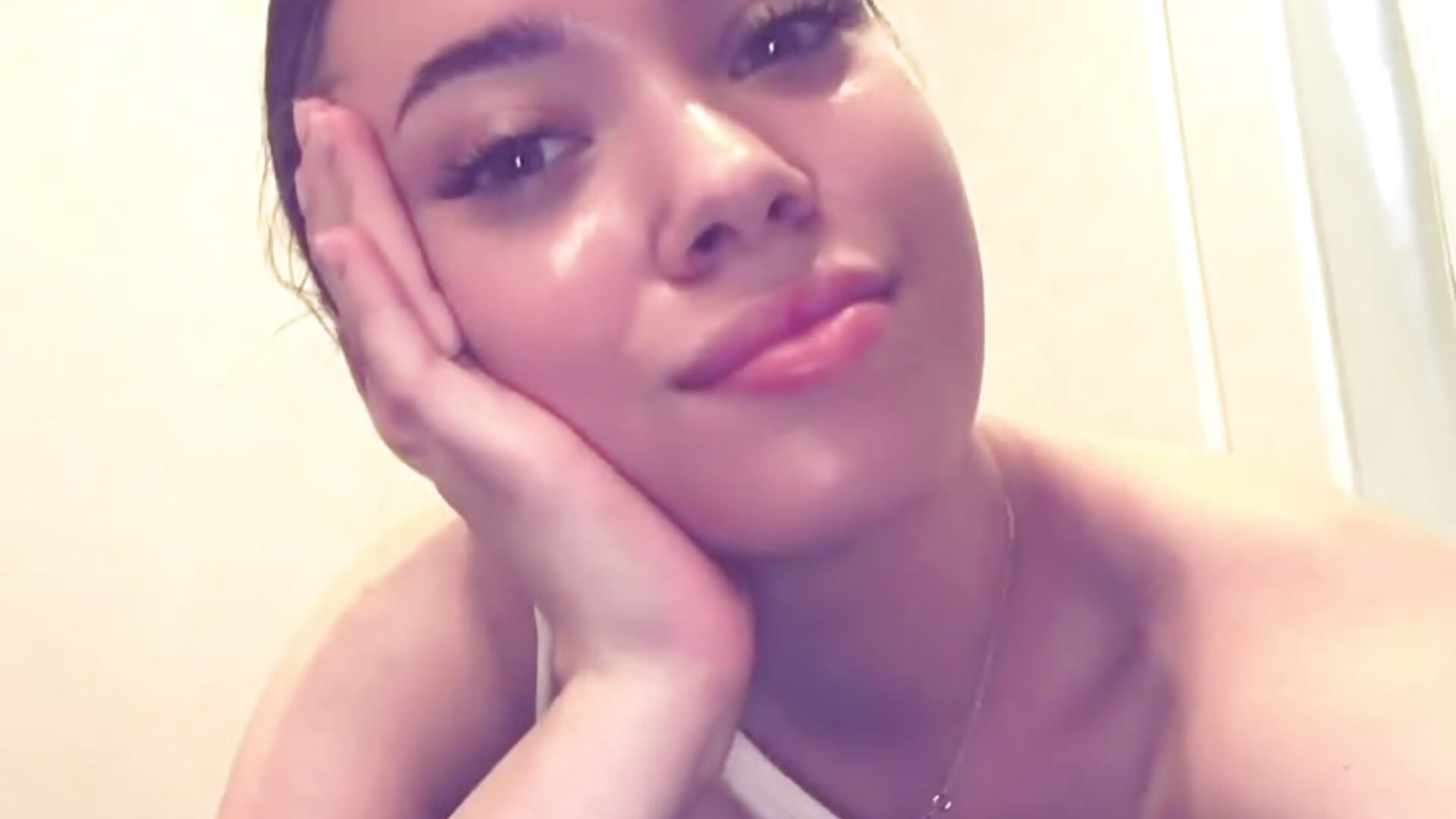 testing out my flirting face :) - 視頻由 Leri_Dells 主播提供