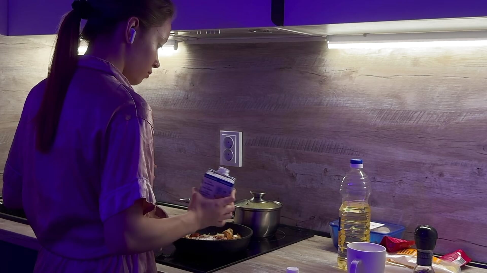 eat my dinner with me - video oleh Leri_Dells kamera model