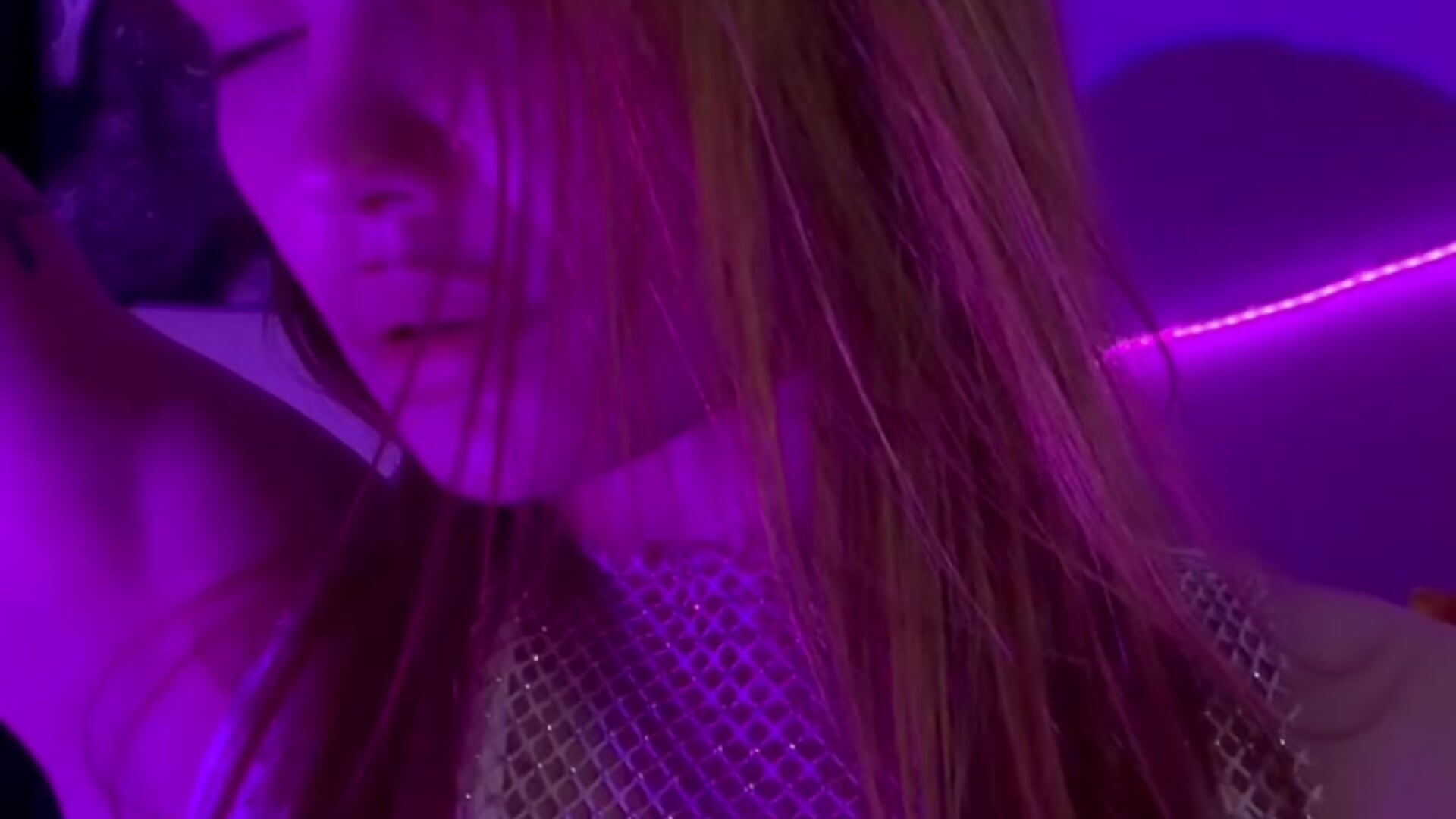 Boooom🤩😎 - video di KitsyMoore modella di cam