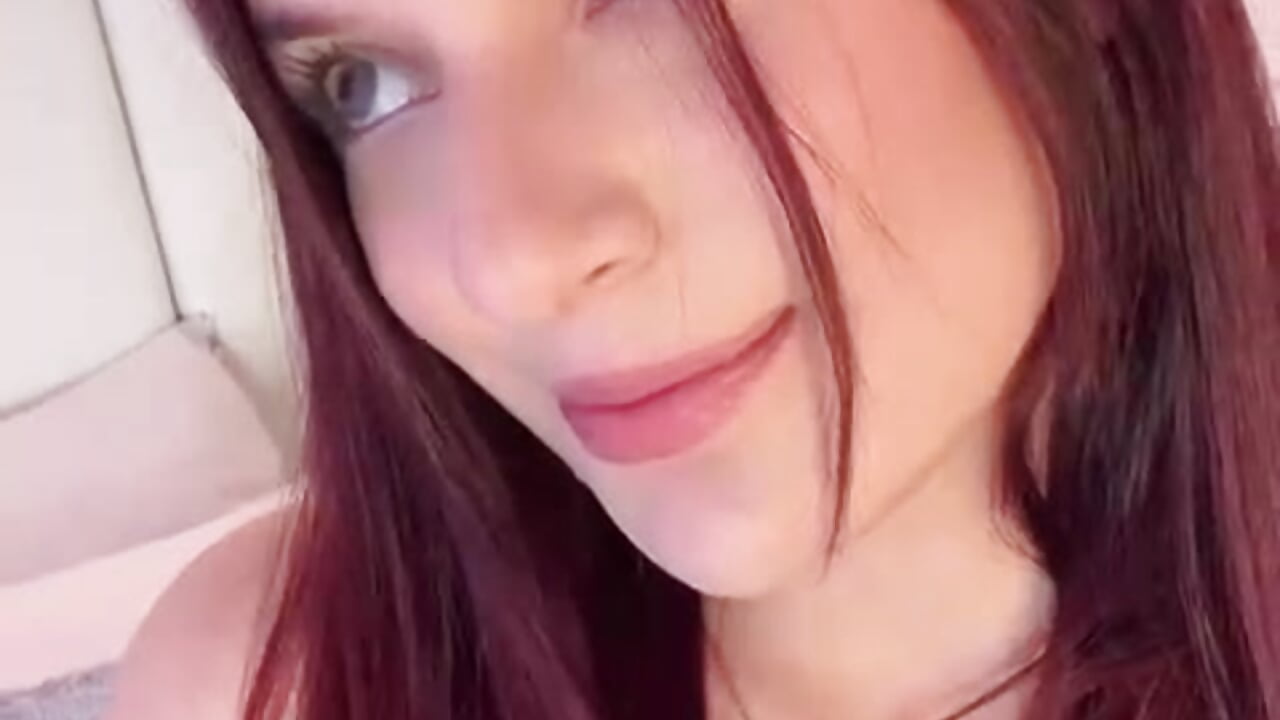 Know me 🌈 - video by dulce_swe3t cam model