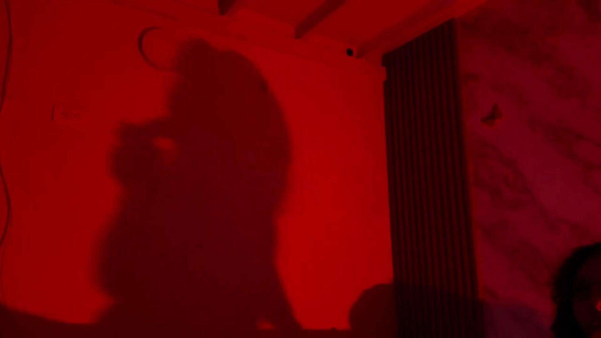 Playing with the shadows in my room - video by natalia_blue cam model