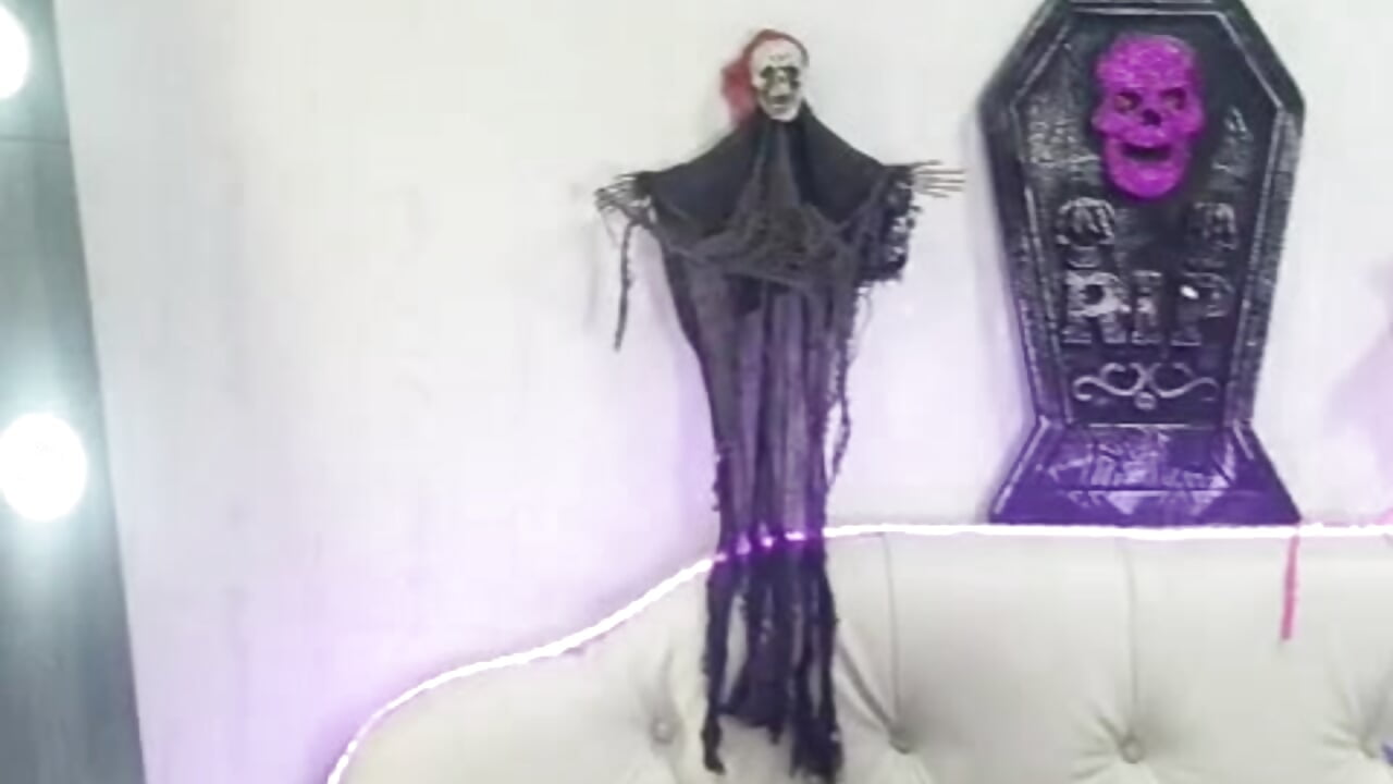 Trick or Treat🎃 - video by Thayla_Fox cam model