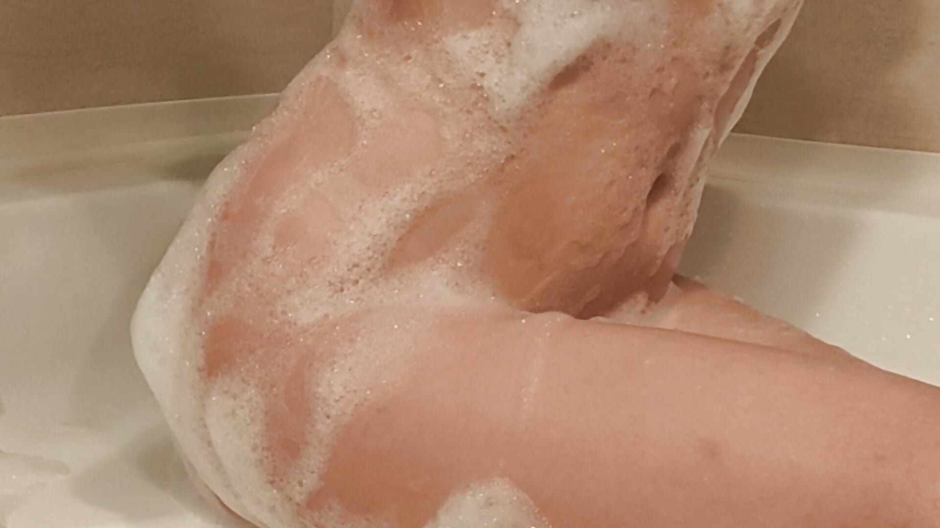 I take a bath, think about you, cum - video by Reina__chan cam model