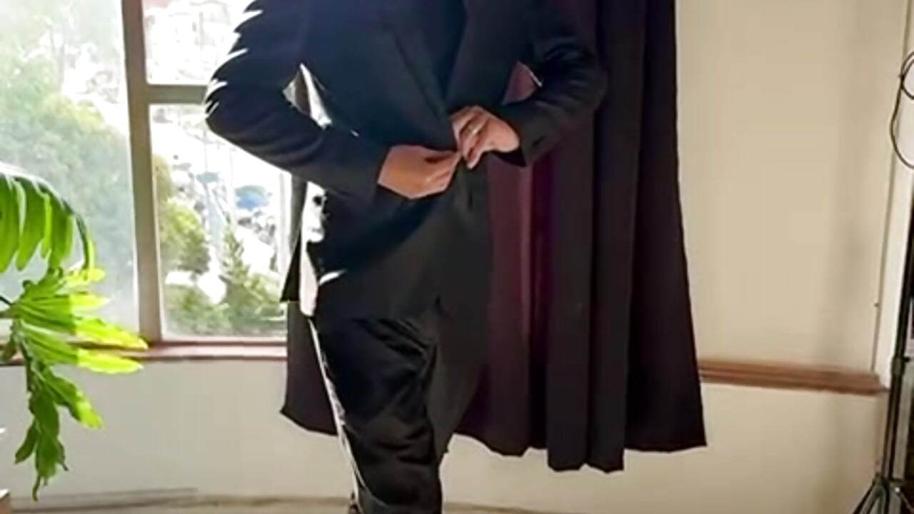 I'm just walking towards you, don't get nervous - video by Prince-Dalton cam model